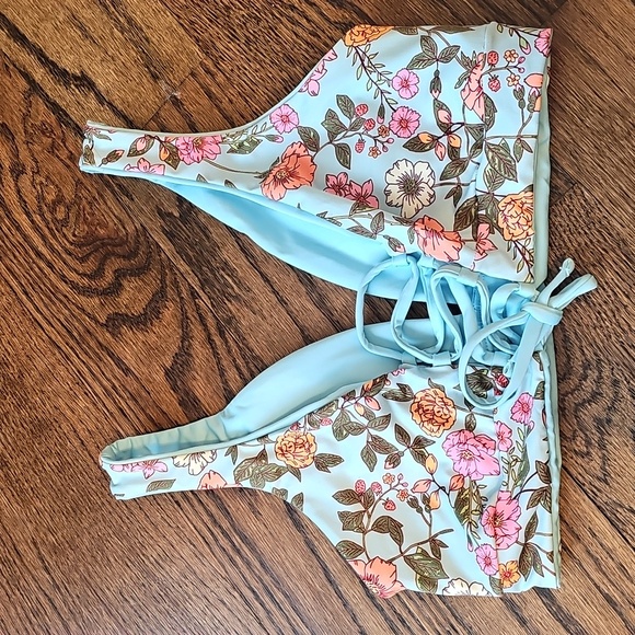 Maaji Floral Reversible Bikini Top with Pink and Orange Accents Size M - Picture 4 of 8